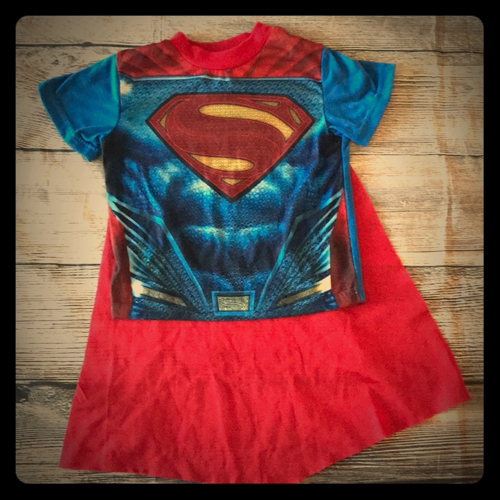 Superman shirt w/removable cape